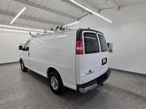 Used 2014 Chevrolet Express 2500 RWD image 4