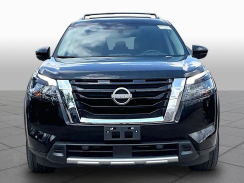 Used 2025 Nissan Pathfinder Platinum w/ Cargo Package FWD image 4