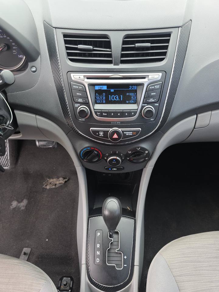 Used 2017 Hyundai Accent SE FWD image 14