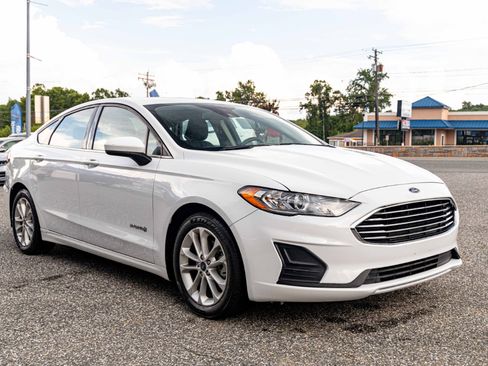 Used 2019 Ford Fusion SE image 8
