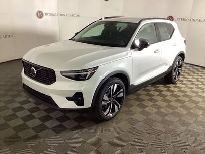 New 2025 Volvo XC40 B5 Plus w/ Protection Package Premier