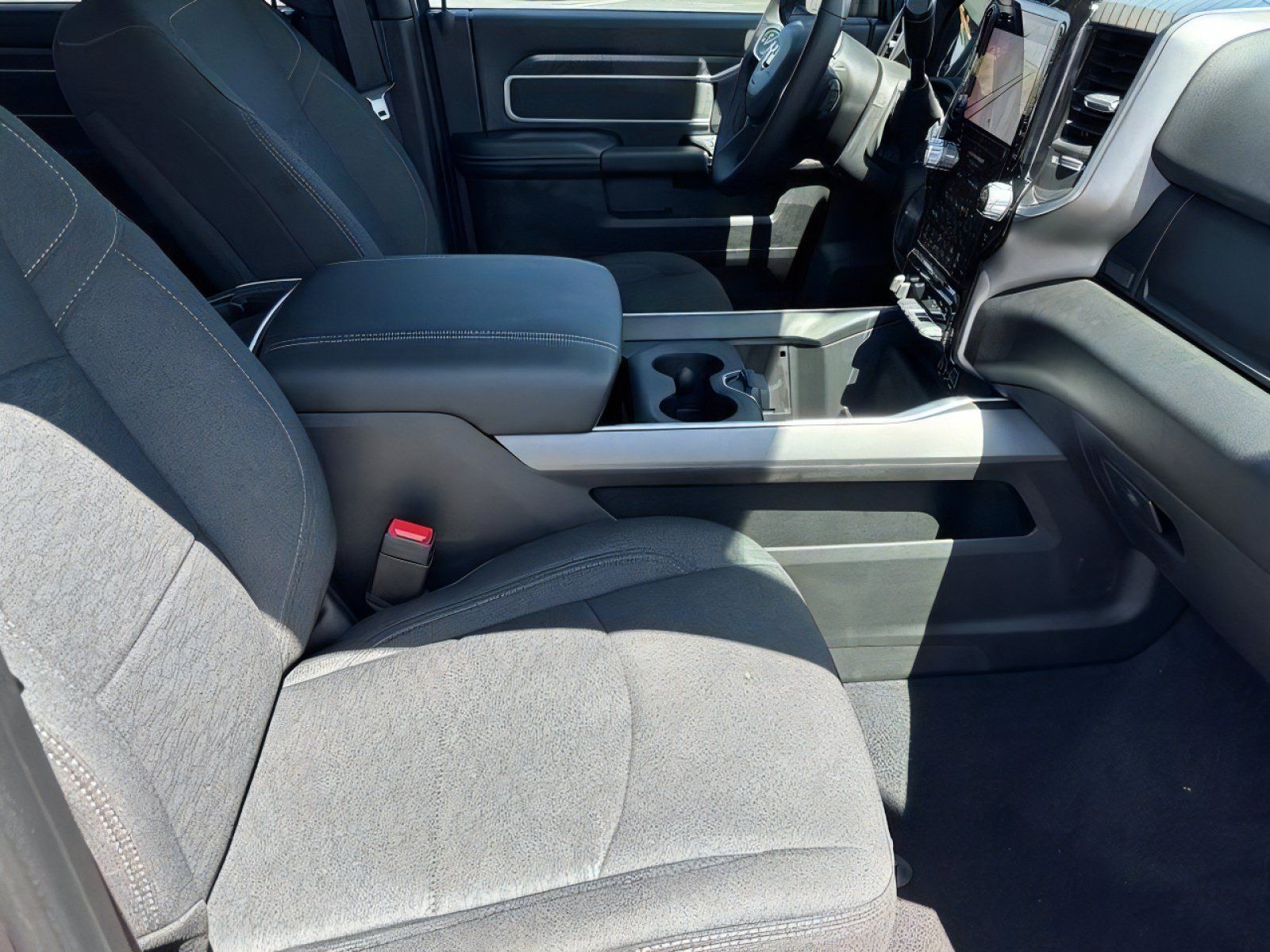 New 2027 RAM 3500 Big Horn AWD/4WD image 32