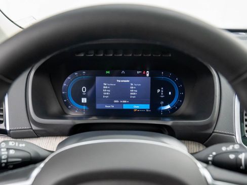 Used 2024 Volvo XC90 B6 Ultimate w/ Protection Package image 22