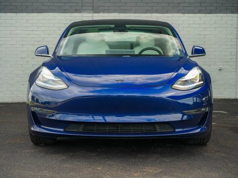 Used 2018 Tesla Model 3 Long Range AWD/4WD image 2