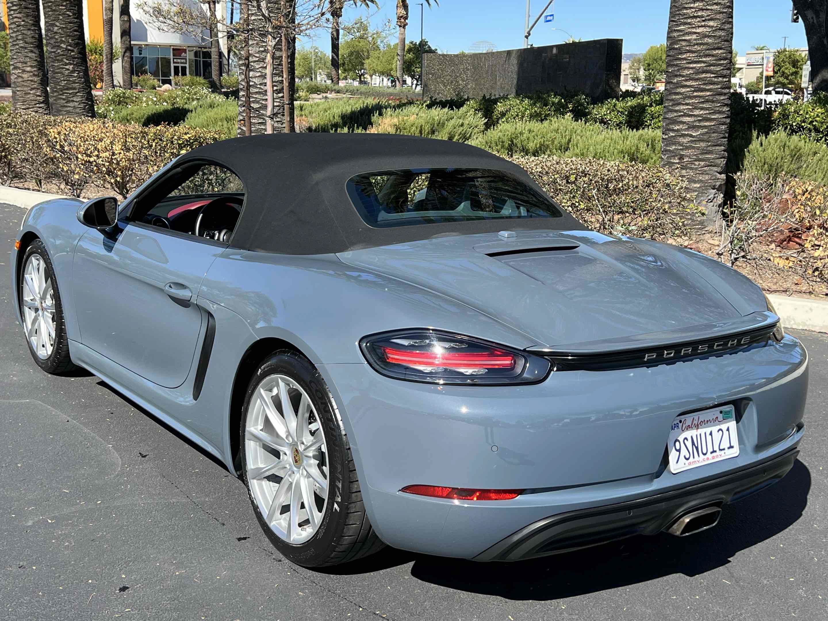 Used 2017 Porsche 718 Boxster RWD image 33