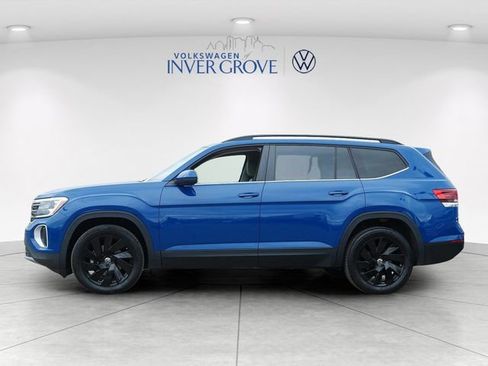Certified 2025 Volkswagen Atlas SE w/ Panoramic Sunroof Package AWD/4WD image 4
