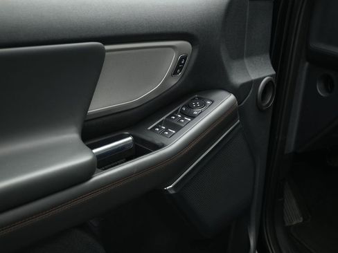 Certified 2025 Ford Expedition Active image 10