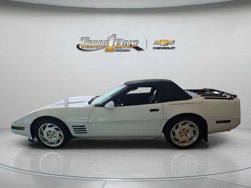 Used 1994 Chevrolet Corvette Convertible RWD image 4