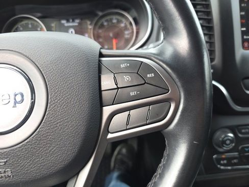 Used 2020 Jeep Cherokee Latitude Plus w/ Cold Weather Group image 20