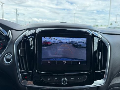 Used 2022 Chevrolet Traverse LT image 29