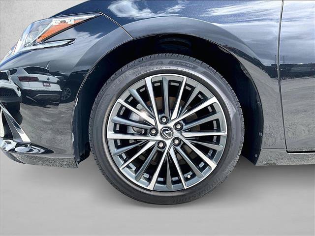 Used 2025 Lexus ES 350 w/ Premium Package FWD image 10