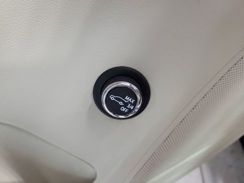 Used 2022 Buick Envision Essence w/ Safety Package image 35