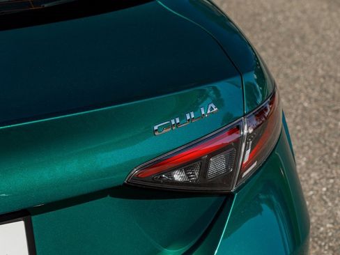 New 2025 Alfa Romeo Giulia w/ Veloce Package Rwd image 10