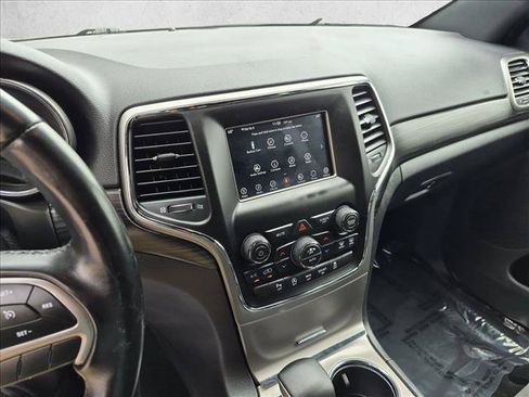 Used 2021 Jeep Grand Cherokee Laredo AWD/4WD image 15
