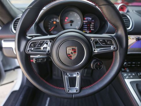 Certified 2025 Porsche 718 Cayman S RWD image 21