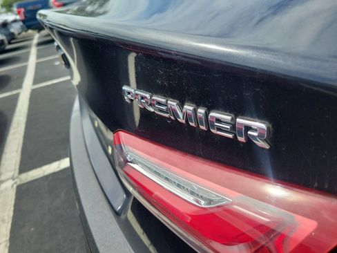 Used 2022 Chevrolet Malibu Premier FWD image 9