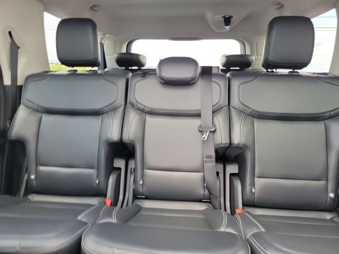 Certified 2025 Ford Expedition Max Platinum AWD/4WD image 17