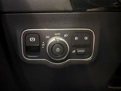 Used 2025 Mercedes-Benz GLA 250 image 22