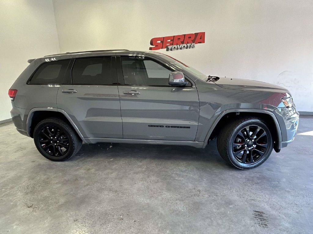 Used 2019 Jeep Grand Cherokee Altitude AWD/4WD image 2