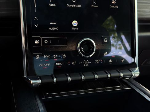 Used 2024 GMC Sierra EV Denali image 19