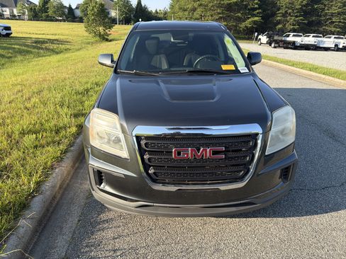 Used 2017 GMC Terrain SLE AWD/4WD image 3