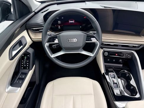 Certified 2025 Audi Q5 Premium AWD/4WD image 10