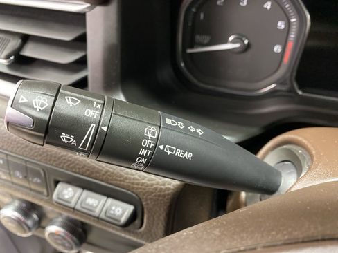 Used 2021 GMC Yukon Denali w/ Denali Premium Package image 48