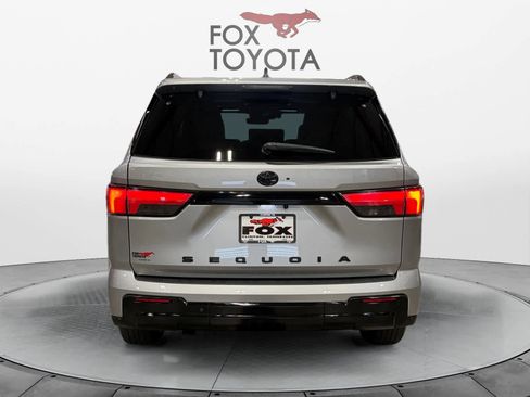 Used 2024 Toyota Sequoia Platinum image 5