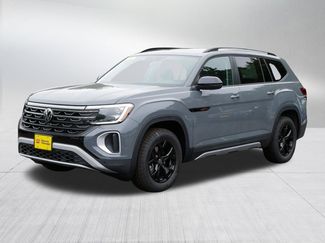 New 2026 Volkswagen Atlas Peak Edition video 2