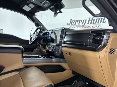 Used 2023 Ford F350 Lariat w/ Tow Technology Package image 26