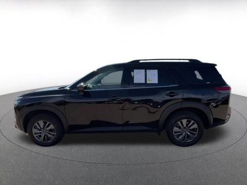 Used 2025 Nissan Pathfinder SV FWD image 8
