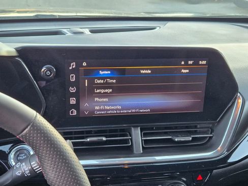 Used 2024 Chevrolet Trax RS image 21