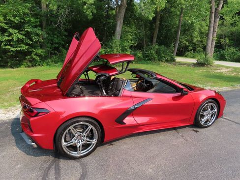 Used 2023 Chevrolet Corvette Stingray Preferred Conv w/ Z51 Performance Package RWD image 7