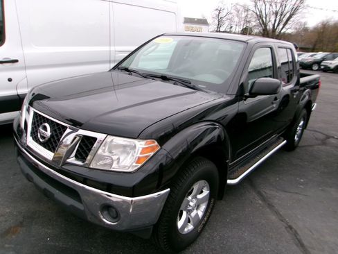Used 2010 Nissan Frontier SE image 6