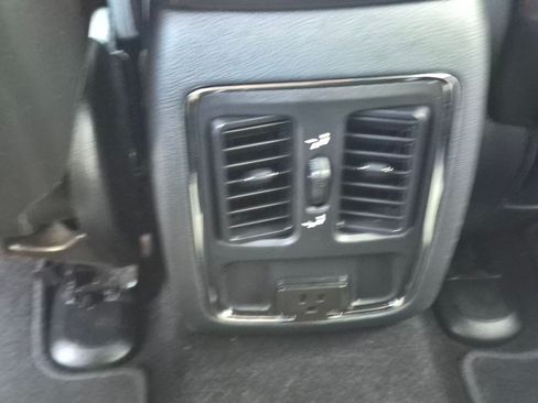 Used 2019 Jeep Grand Cherokee Altitude AWD/4WD image 26