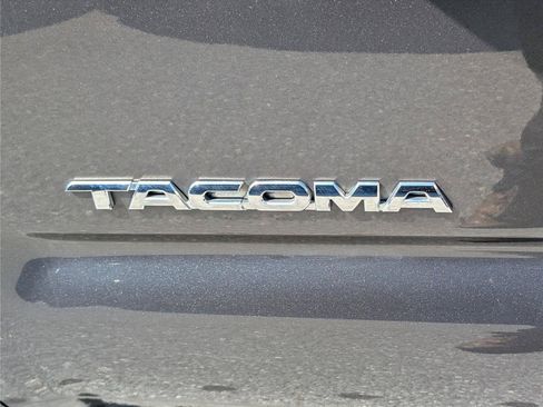 Used 2014 Toyota Tacoma 4x4 Double Cab w/ TRD Sport Package image 9