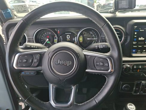 Used 2023 Jeep Wrangler Unlimited Sahara w/ Cold Weather Group AWD/4WD image 18