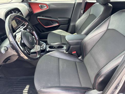 Used 2021 Kia Soul Turbo FWD image 24