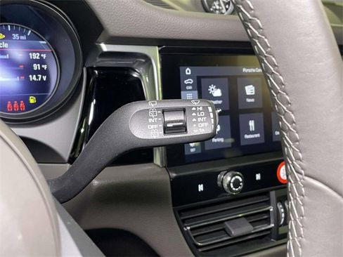 Used 2025 Porsche Macan image 45