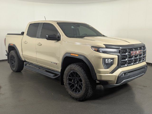 Used 2024 GMC Canyon AT4 AWD/4WD image 2