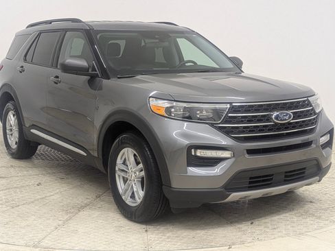 Certified 2022 Ford Explorer XLT w/ Equipment Group 202A image 6