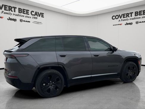 Used 2024 Jeep Wagoneer Launch Edition image 10