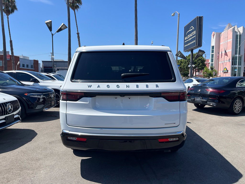 Used 2024 Jeep Wagoneer Series II w/ Flexible Seating Group RWD image 6