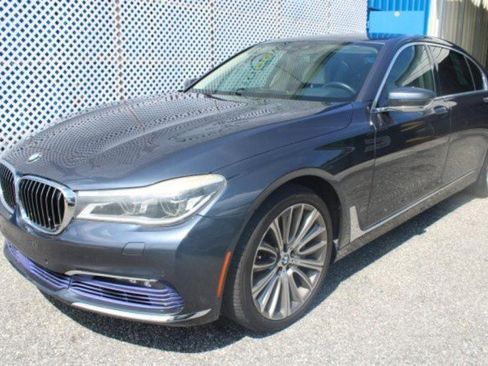 Used 2016 BMW 750i xDrive image 2