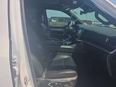 Used 2022 Jeep Wagoneer Series I AWD/4WD image 11