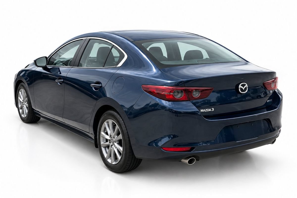 Used 2020 MAZDA MAZDA3 Sedan FWD image 3