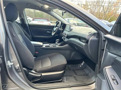 Used 2024 Nissan Sentra SV image 17