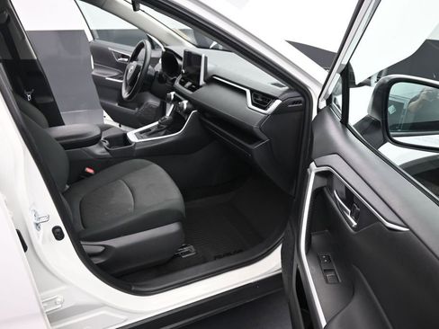 Used 2024 Toyota RAV4 XLE FWD image 23