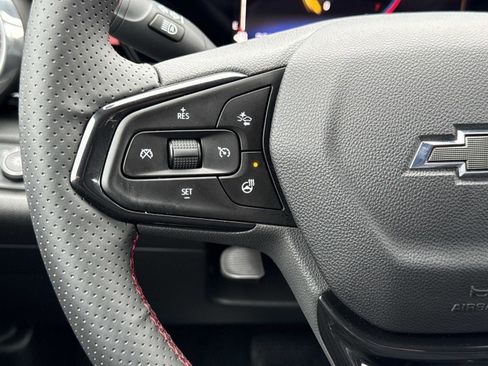 Used 2025 Chevrolet Trax RS image 8