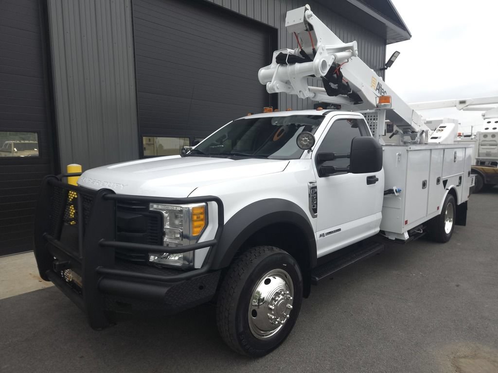 Used 2017 Ford F550 4x4 Regular Cab Super Duty image 3